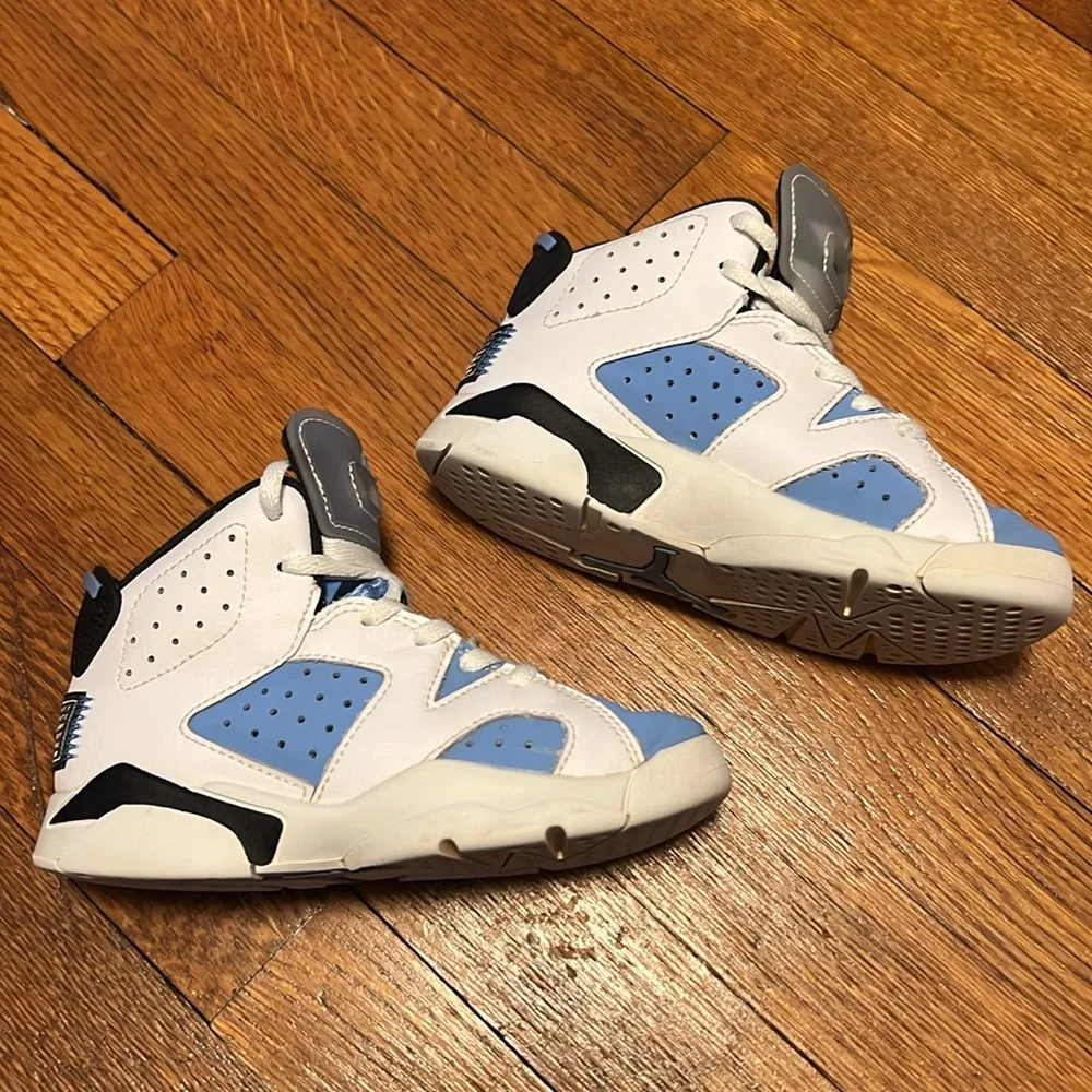 Jordan 6 Retro Carolina Blue Size 11c - Picture 3 of 7